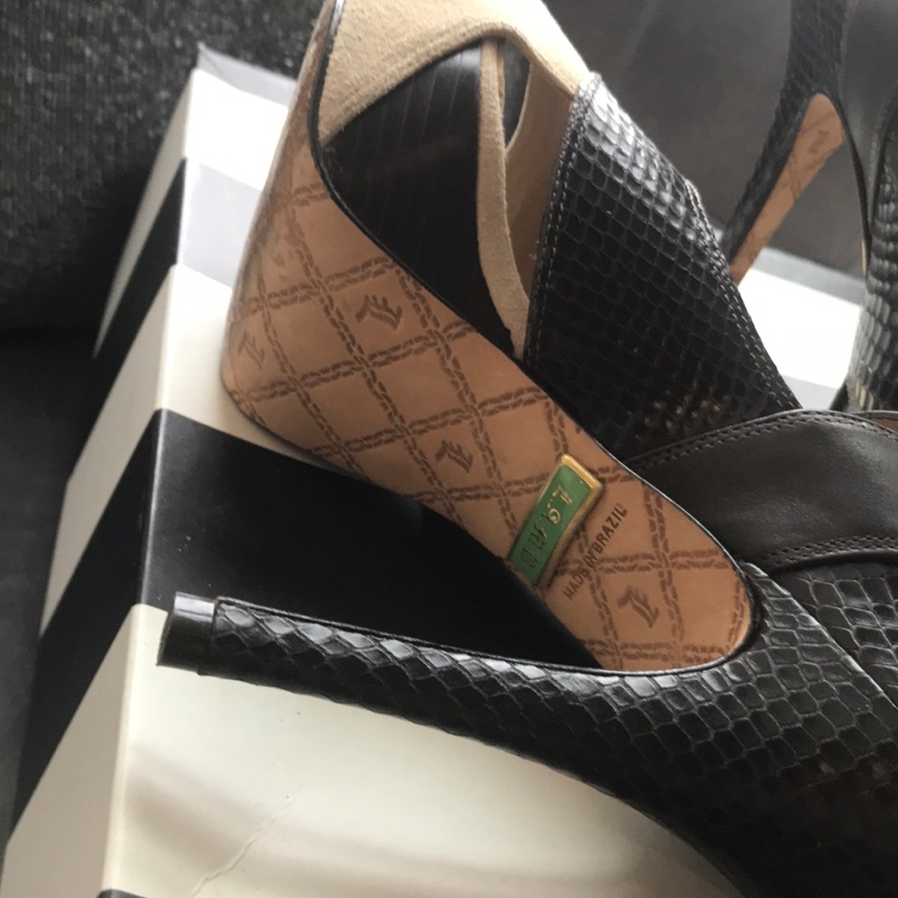 Shoes - Picture 3 of 4